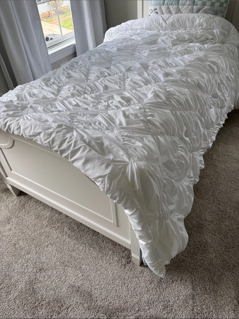 Pottery Barn Teen White Ruched Textured Comforter